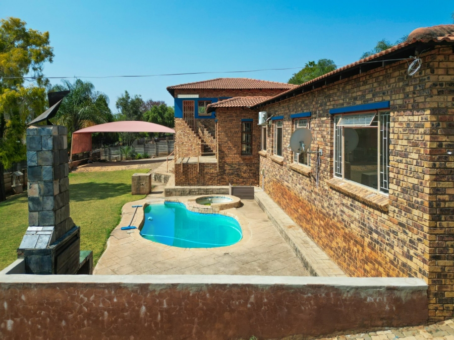4 Bedroom Property for Sale in Ifafi North West